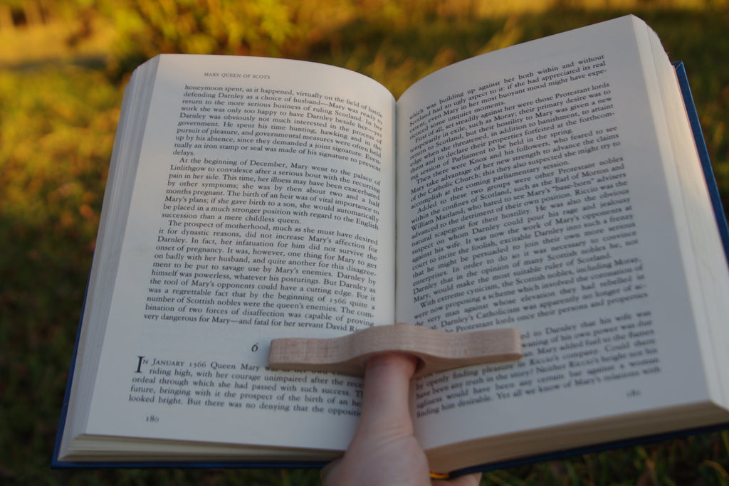 Handcrafted Maple Wood Page Holder – One-Handed Ergonomic Book Page Holder | Natural Wood Finish with Mineral Oil & Beeswax | Reading Accessory for Book Lovers